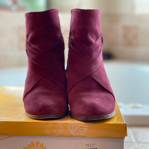 Boots - Picture 2 of 8